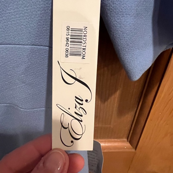 Eliza J Beautiful cornflower blue bateau neckline with 1/2 sleeves, lined crepe - Picture 2 of 5